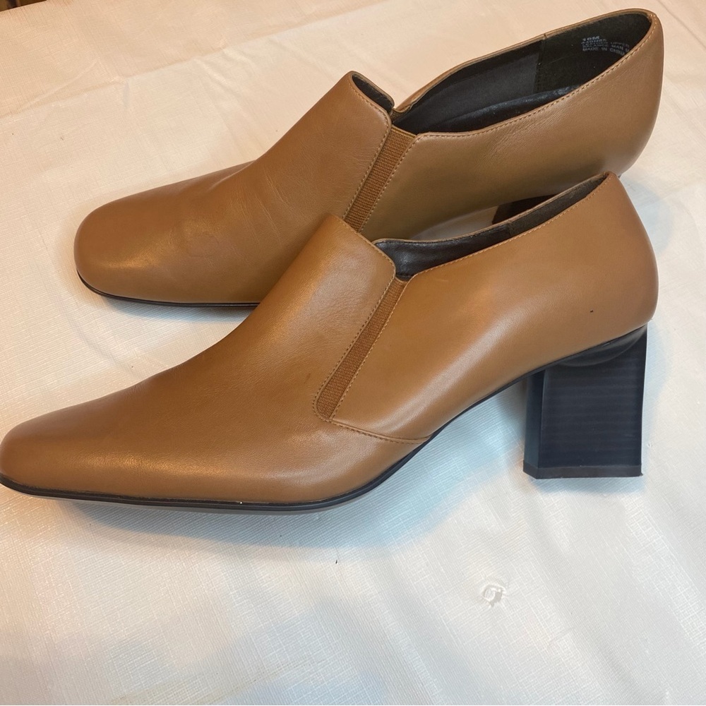 Chic Tan Block Heel Women's Shoes
